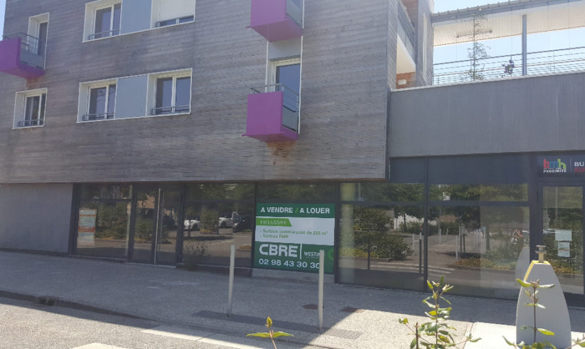 LOCAL COMMERCIAL BREST  KERGARADEC A VENDRE - 486