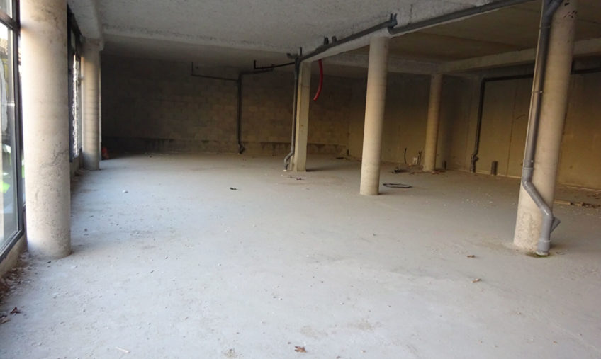 LOCAL COMMERCIAL BREST  KERGARADEC A VENDRE - 486