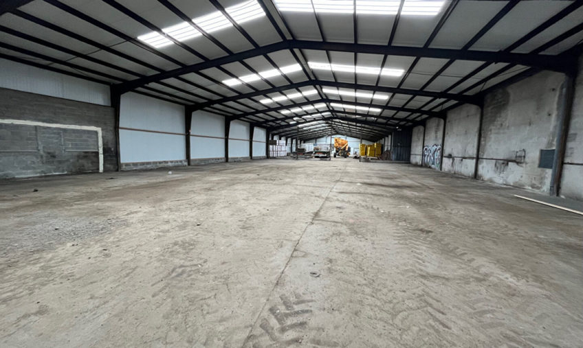 Entrepôt / local industriel Landivisiau 3000 m2 - 975