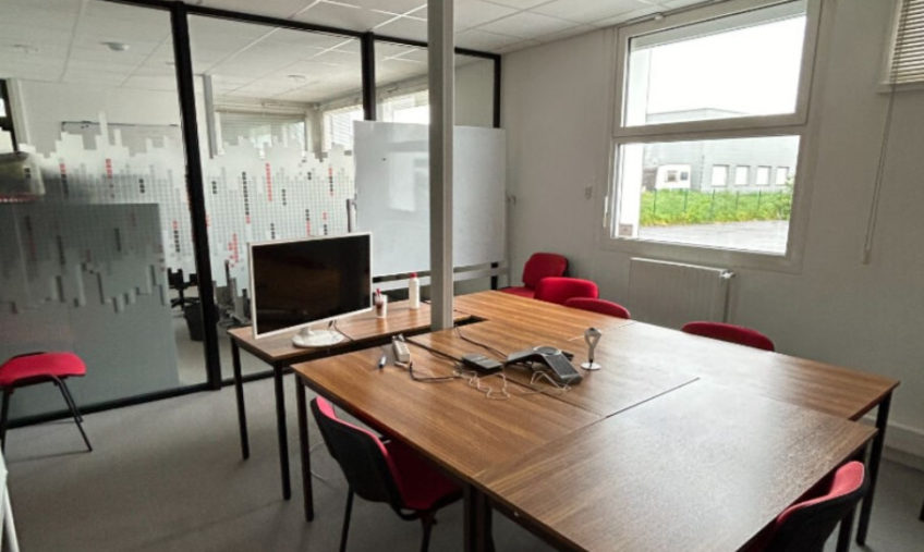 BUREAU BREST LOSCOAT A VENDRE - 1342